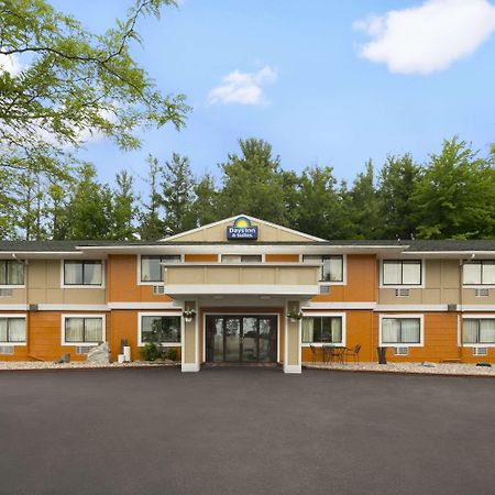 Days Inn & Suites By Wyndham Stevens Point Exteriör bild