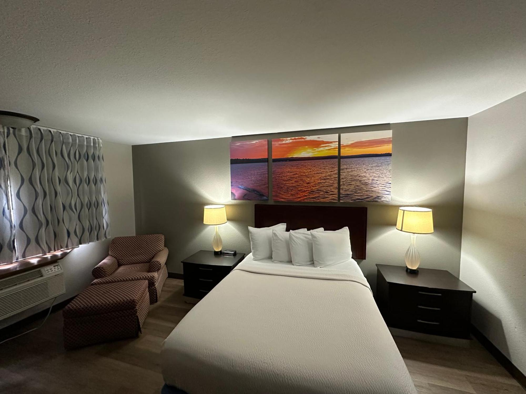 Days Inn & Suites By Wyndham Stevens Point Exteriör bild