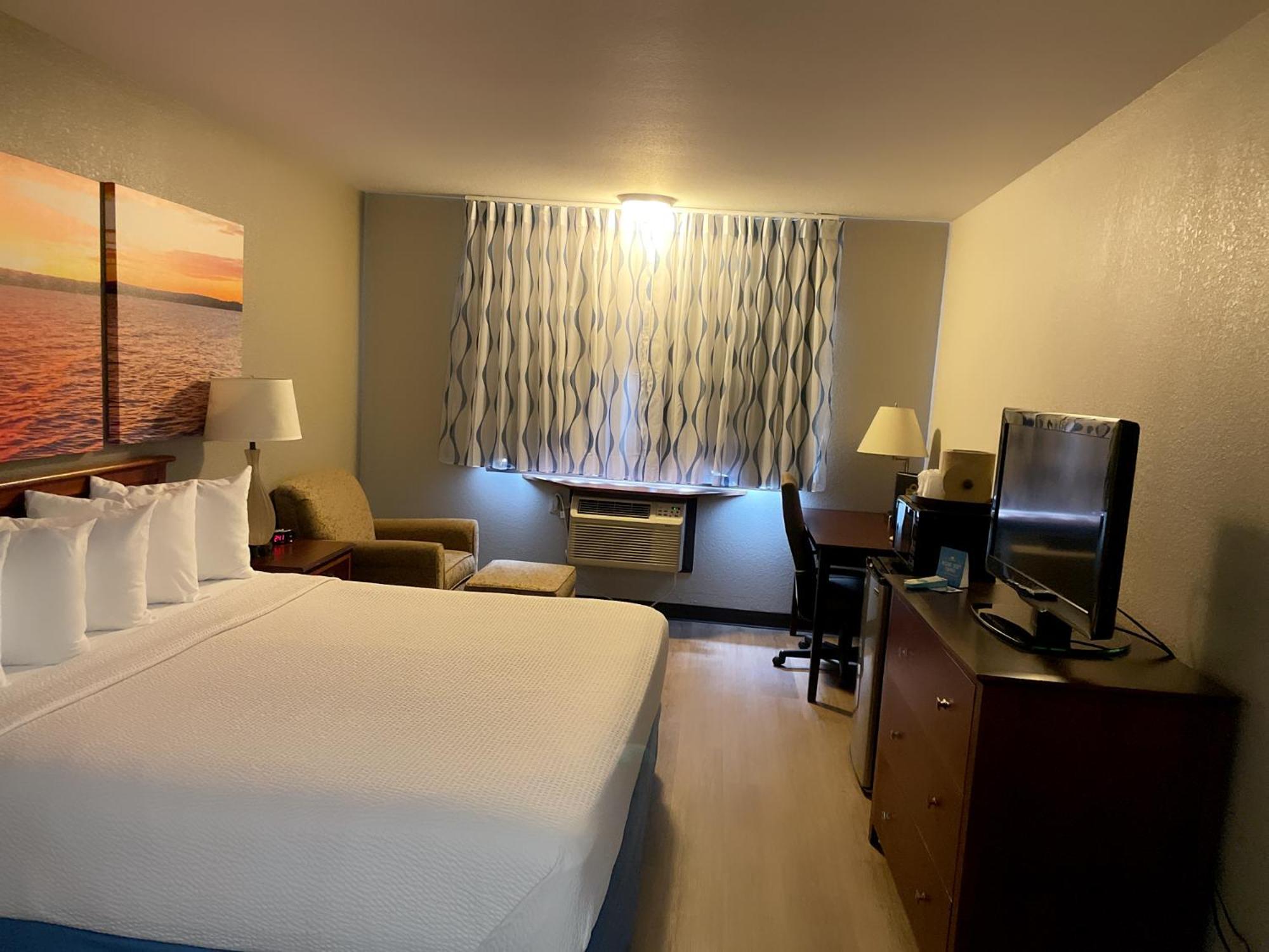 Days Inn & Suites By Wyndham Stevens Point Exteriör bild